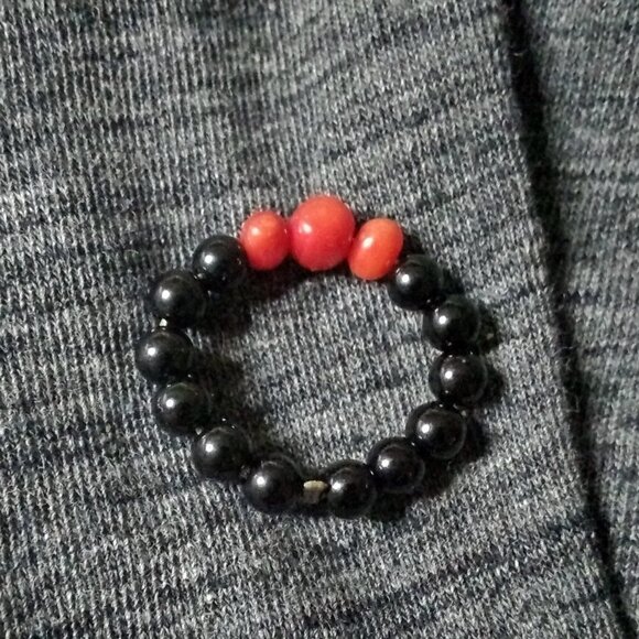 Bead Ring! Dainty Red Coral + Black Stone Beaded Ring S5 - Midi Knuckle - Picture 4 of 7